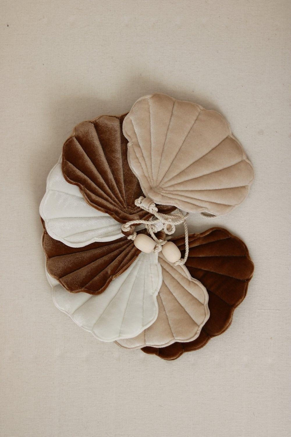 Shell Garland - Beige Pearl